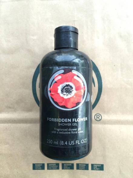 forbideen-flower-shower-gel